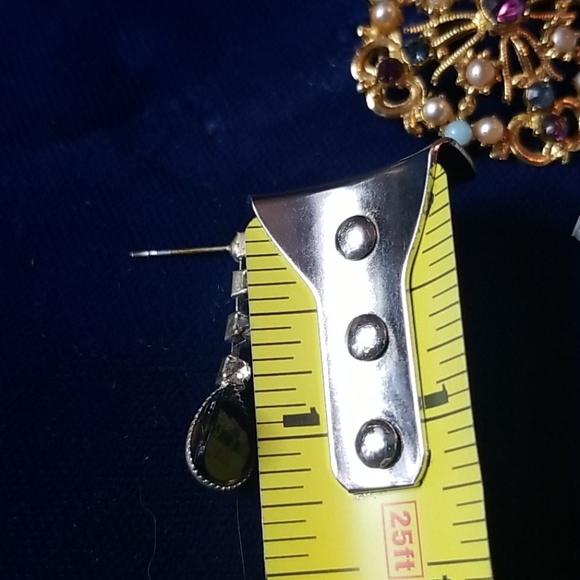 Crystal and Black earrings - Picture 4 of 4